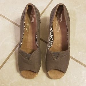 Toms wedges